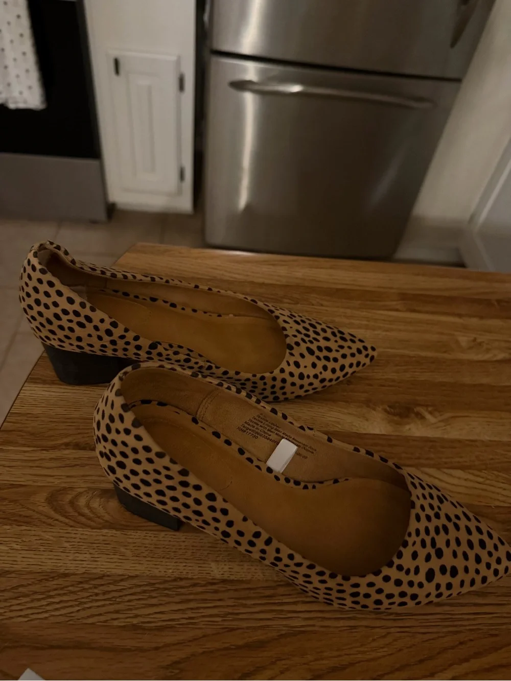 Universal Thread Tan and Black Spotted Pointed Block Heels